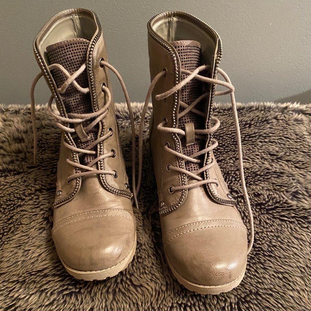 Guess Boots-never worn‼️